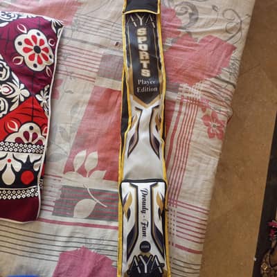 jd bat ha orginal pickes attached ha