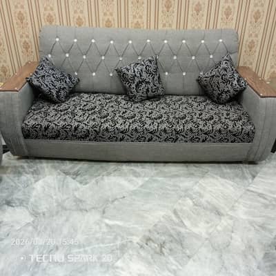 selling sofa set