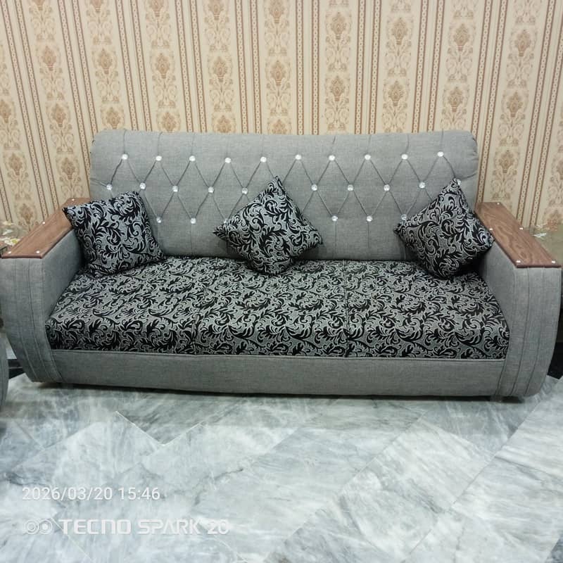 selling sofa set 2