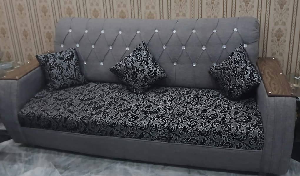 selling sofa set 4