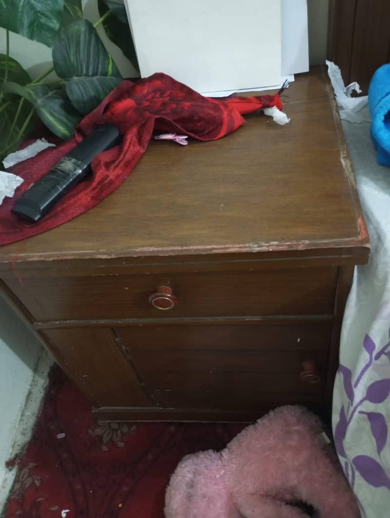 Bed Set With side table and dressing table 7