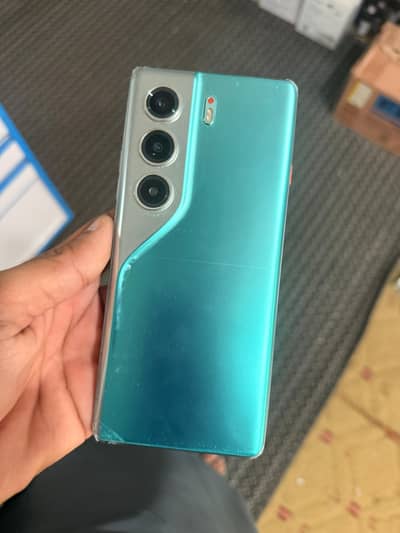 tecno camon 40pro 9+8/256