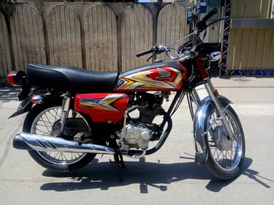 Honda 125 in Genuine Condition