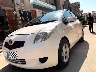 Toyota Vitz F 1.3 1300 cc