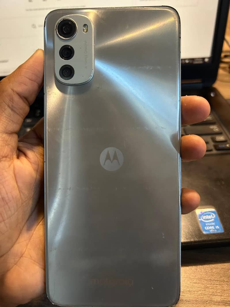 Moto E32 4