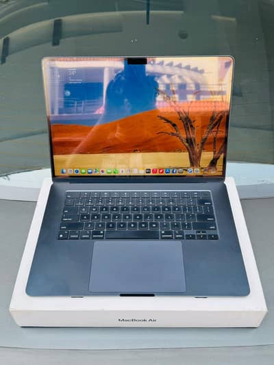 MACBOOK AIR M2 WITH BOX FOR SALE 15'' DISPLAY