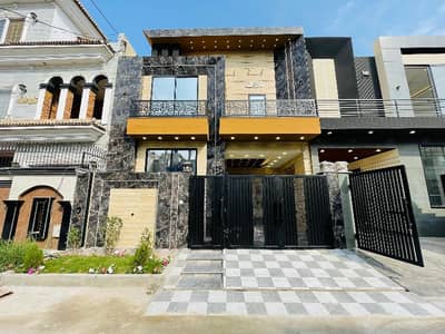 On Excellent Location 5 Marla House For sale In Lahore