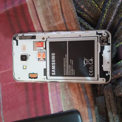 Samsung Galaxy J7 Core Almost new condition 2/16GB