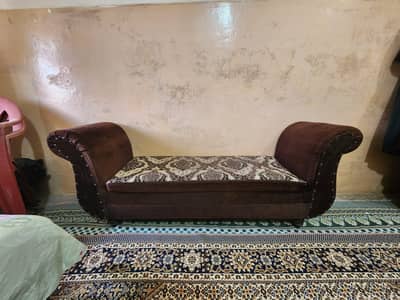 2 seater setty used like good condition