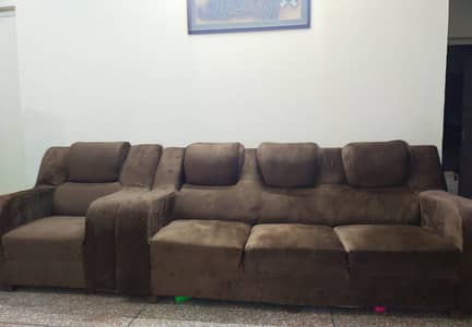 6 Seater Sofa Set 10/10 condition 30k
