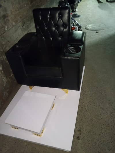 Salon Chair - Saloon Chair - Parlour Chair - Manicure - Pedicure Chair