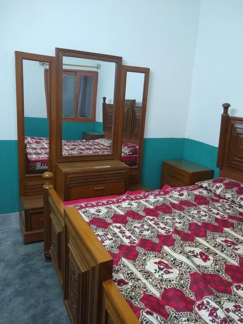 Bed and dressing table 2