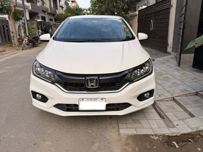 Honda city 2022 1.5 Aspire CVT very low milage car