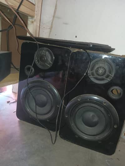 speaker with amplifier