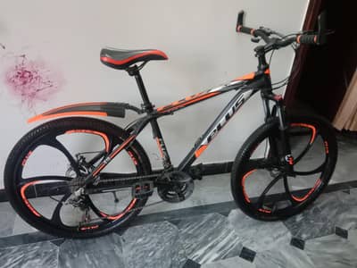 Plus 26" Alloy Sport Bicycle Cycle in Excellent Condition