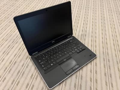 Dell Latitude E7440 | Core i5 4th Gen | 4 GB | 256 GB SSD