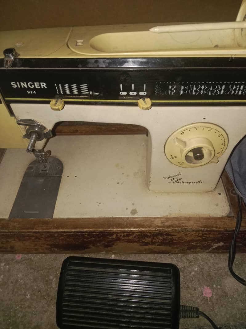 Electrical sewing machine 4
