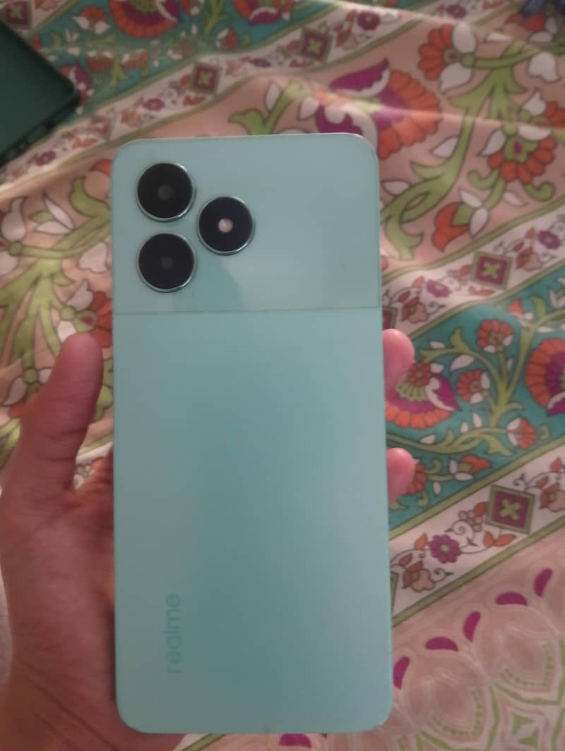Good condition Screen damage 2