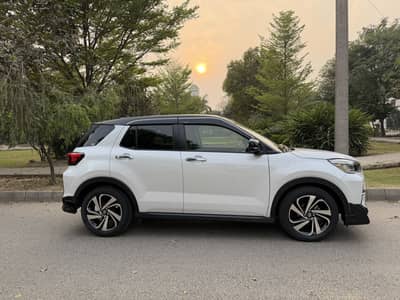 Toyota Raize Z, Auto Parking (Top of the line)  Two tone, Body Kits