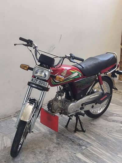 2022 model CD 70 bike sale