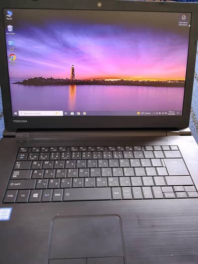 TOSHIBA LIKE NEW | 4 GB DDR3 |128 GB SSD | 6 hour battery