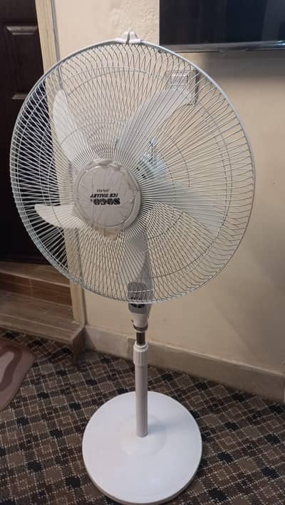 Stand fan for sale 12v with charger and Beterry
