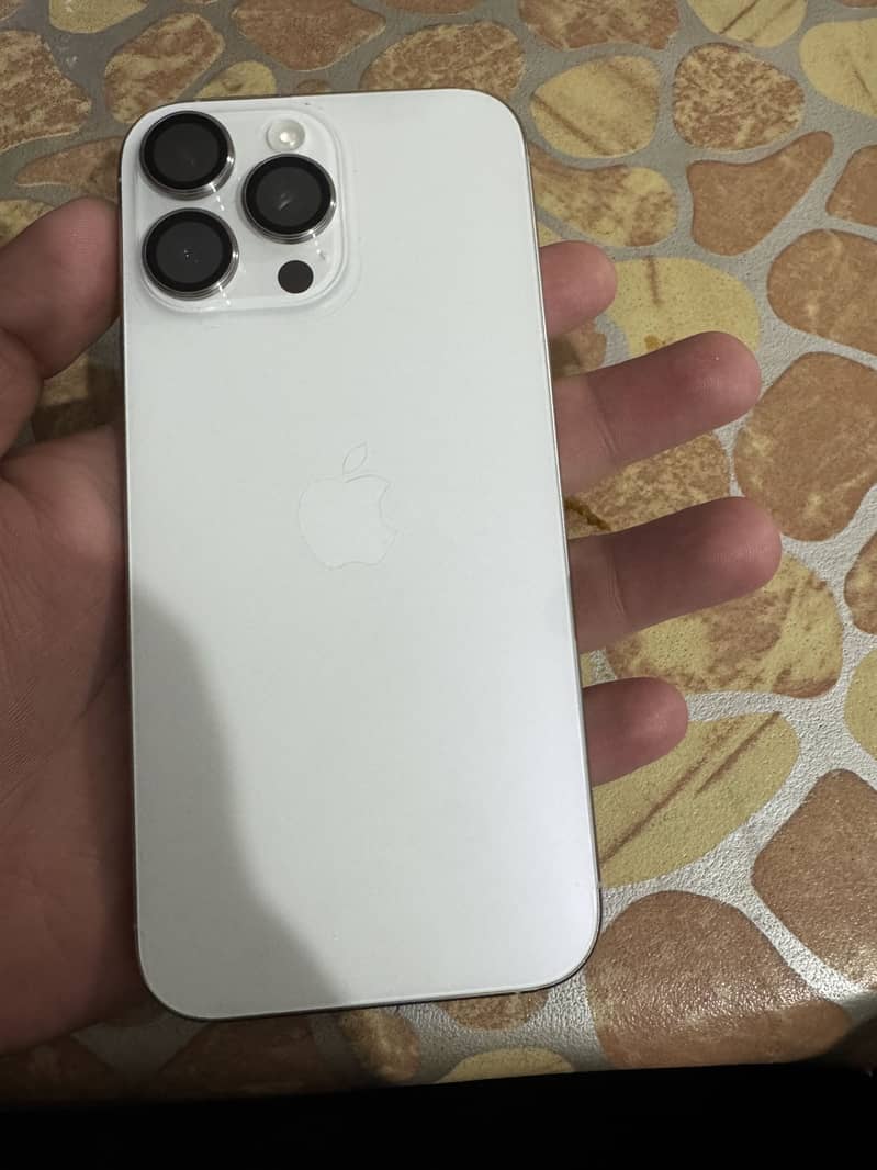 Iphone 16 pro max 1