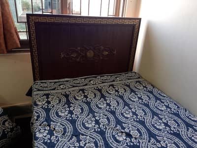 6 month used single bed in excellent condition