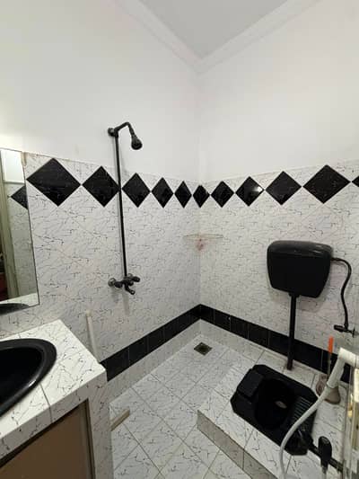 05 Marla Corner Seperate Gate Upper Portion Is For Rent In Wapda Town Phase1 Block G2.