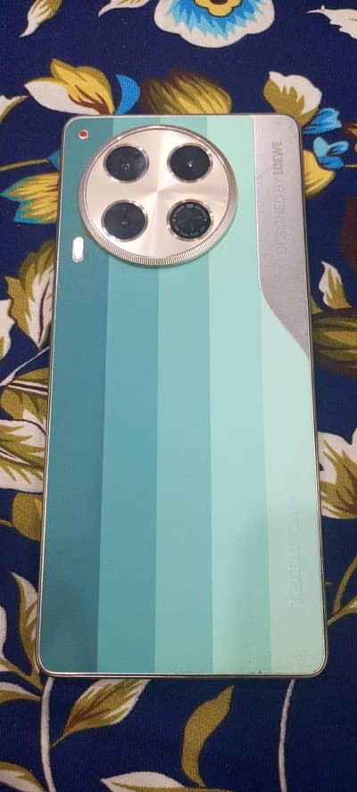 camon 30 10/8 condition