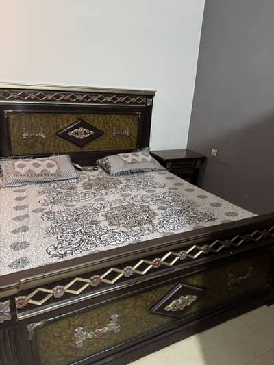 King size Bed with Matress Exelent condition