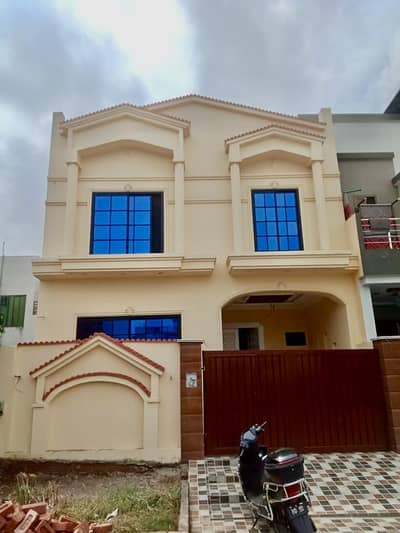 5 Marla Brand New House For Rent B-Extension.