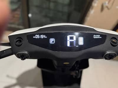 Selling yadea T5 Electric Scooty Yadea T5 for Sale, mini condition.