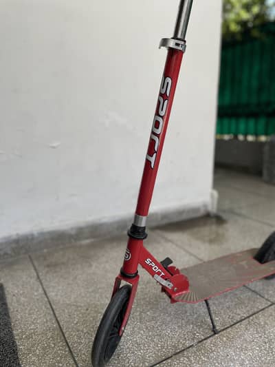 Two wheels kids scooty