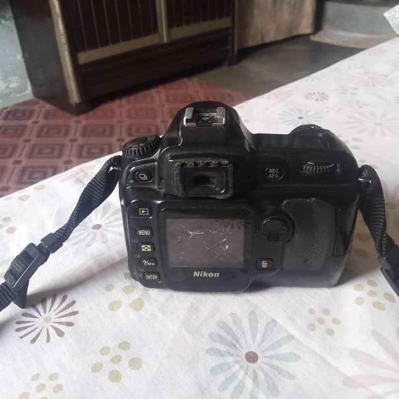 DSLR camera 2