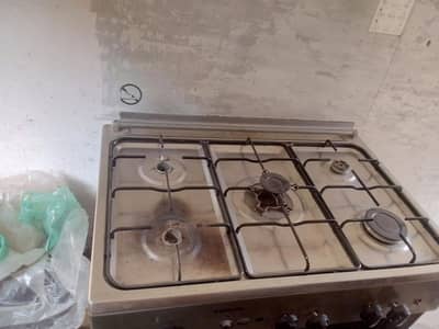 I am selling gas oven    kitchen Range