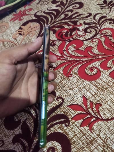 urgent sale 6l128 my box Sath ha 10/condition is all ok ha only panal