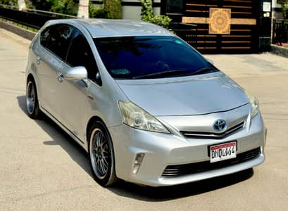 2014_2018 Prius alpha top of the variant