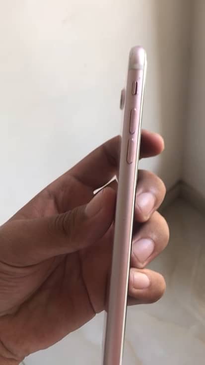 Apple iPhone 7 Plus 2