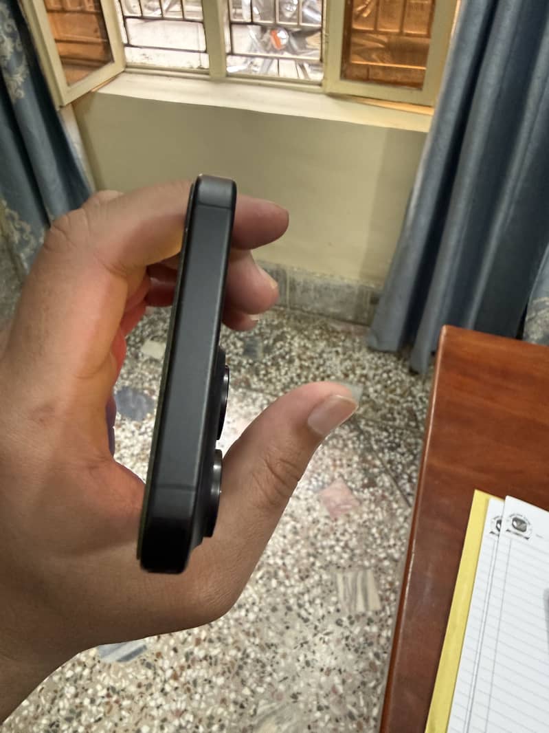iPhone 15 pro max 0