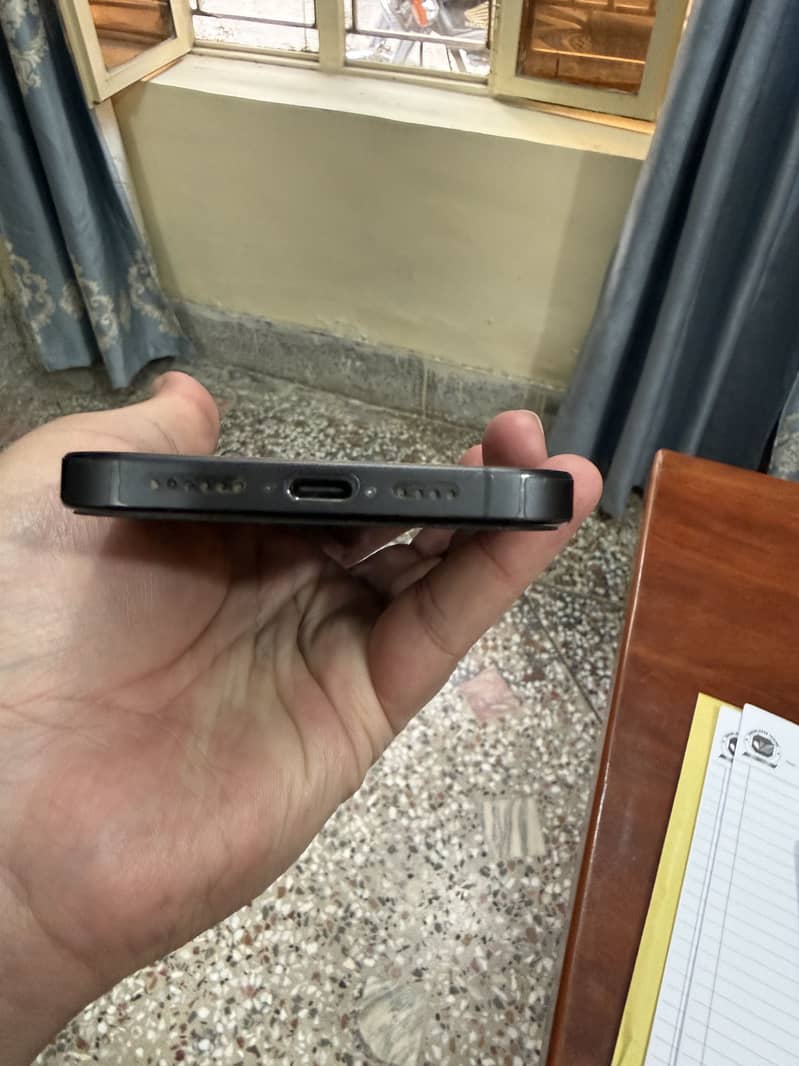 iPhone 15 pro max 3