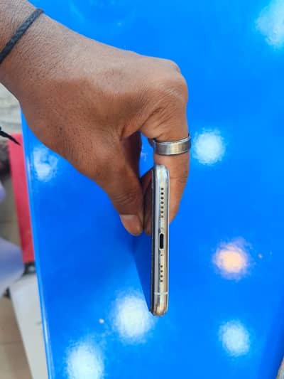 I phone 11 pro max 256gb sim time available