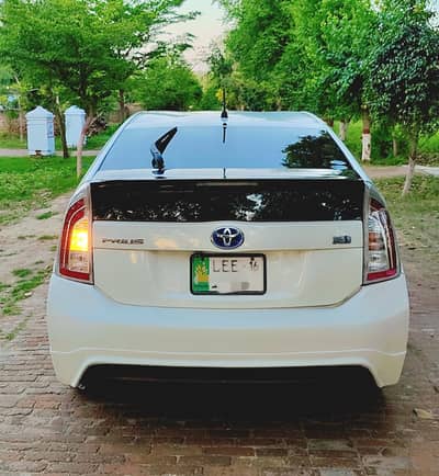 Toyota Prius 1.8 Full Option