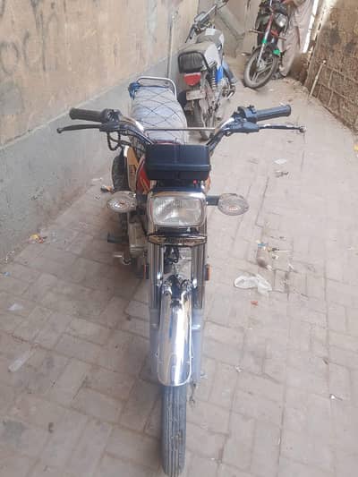 Honda 125 special edition golden