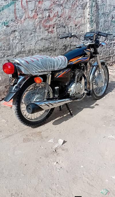 Honda CG-125 (2017-18) Mint Condition. . . . . . 0303/0255582