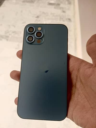 Selling iphone 12 pro in mint condition