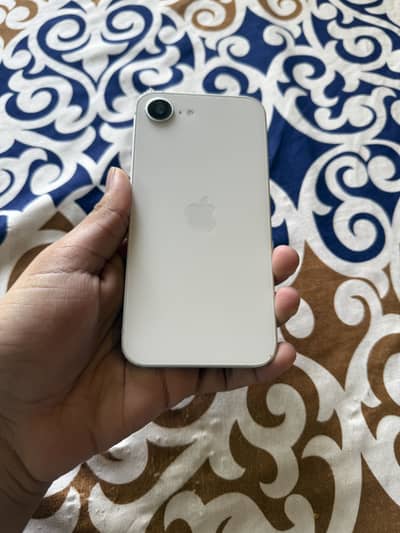 Iphone 16E slightly used