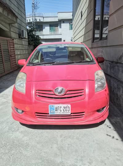 genuine 1300cc vitz. 2007 model.  2017 registered Islamabad