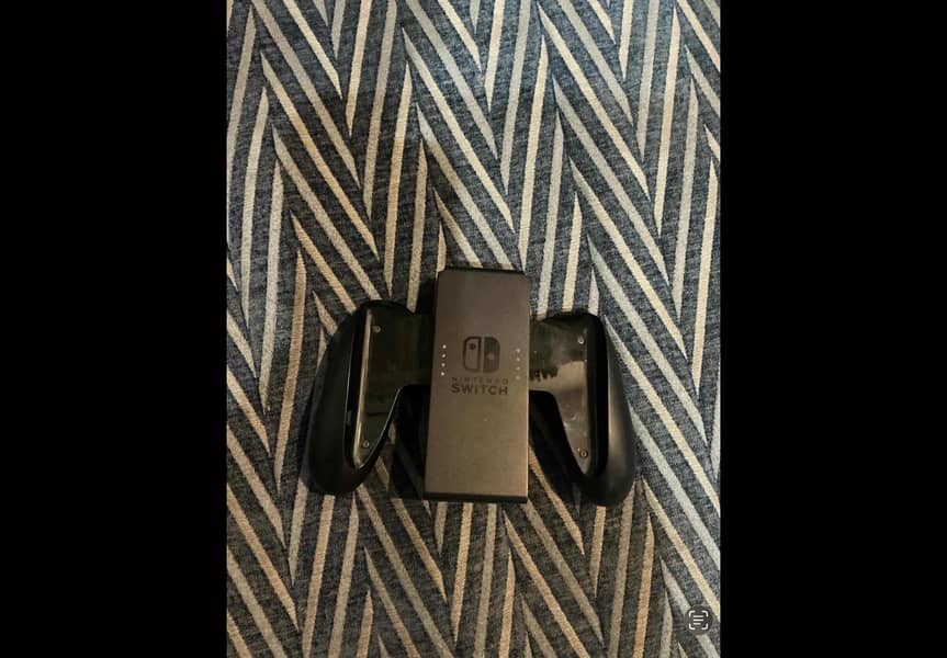 Nintendo Switch V2 (Regular) 3