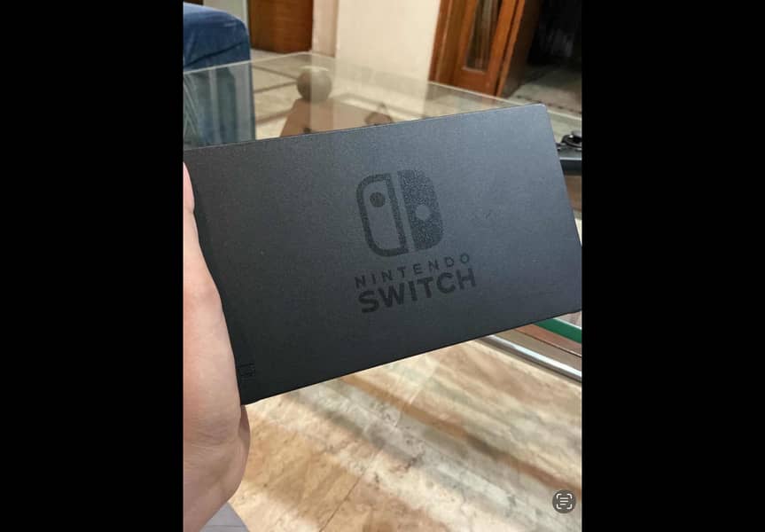 Nintendo Switch V2 (Regular) 4